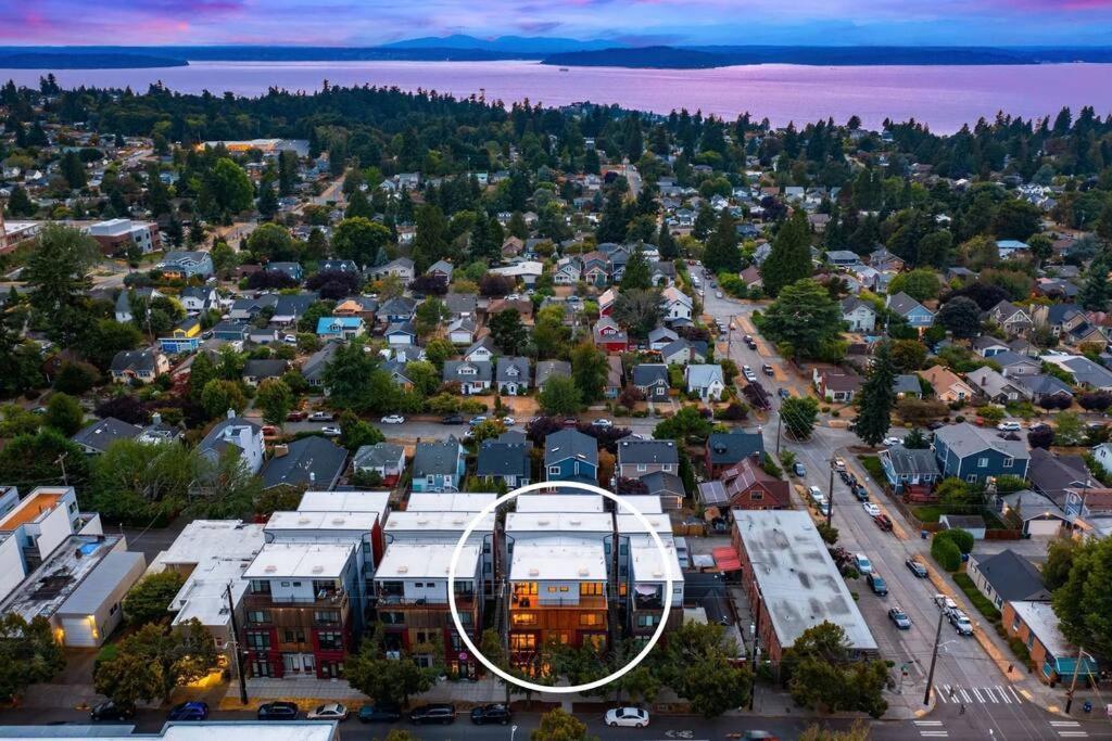 West Seattle'S Modern Townhome Exterior photo